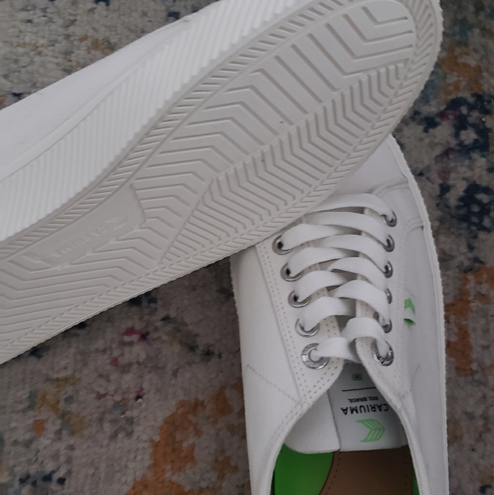 Cariuma Shoes